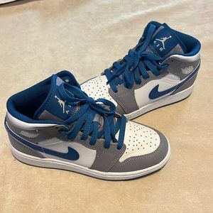 AIR FORCE | JORDAN | MID 1 | CEMENT TRUE BLUE